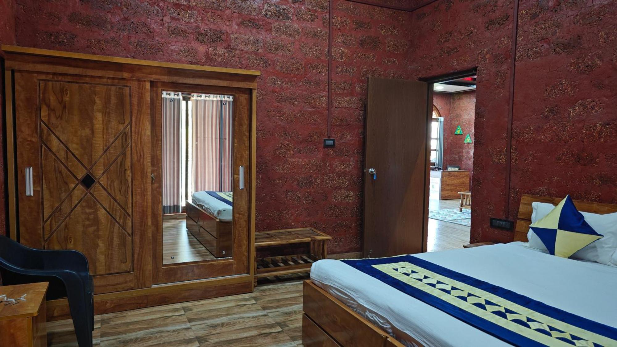 Stone Casa By Vgh 4Bhk Villa With Swimming Pool มหาบาเลชวาร์ ภายนอก รูปภาพ