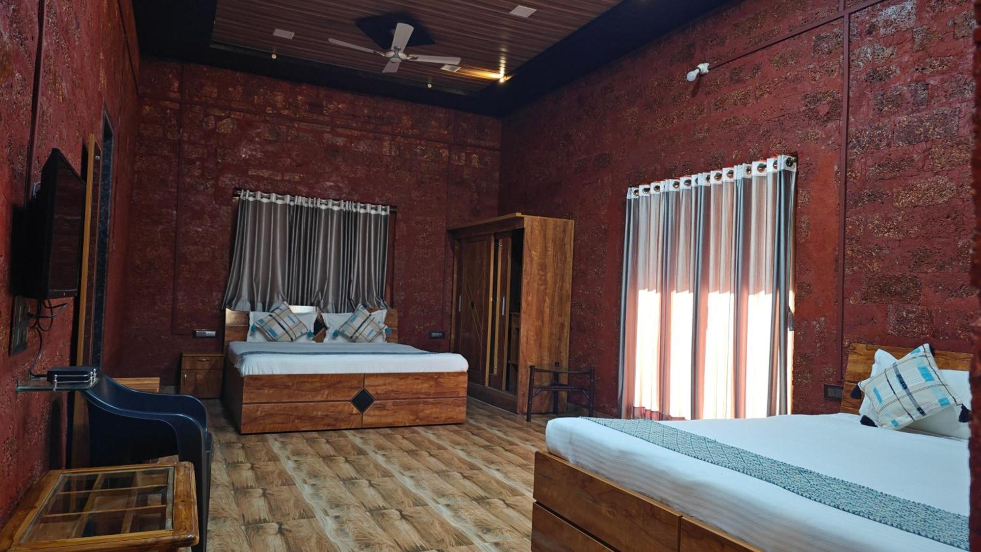 Stone Casa By Vgh 4Bhk Villa With Swimming Pool มหาบาเลชวาร์ ภายนอก รูปภาพ